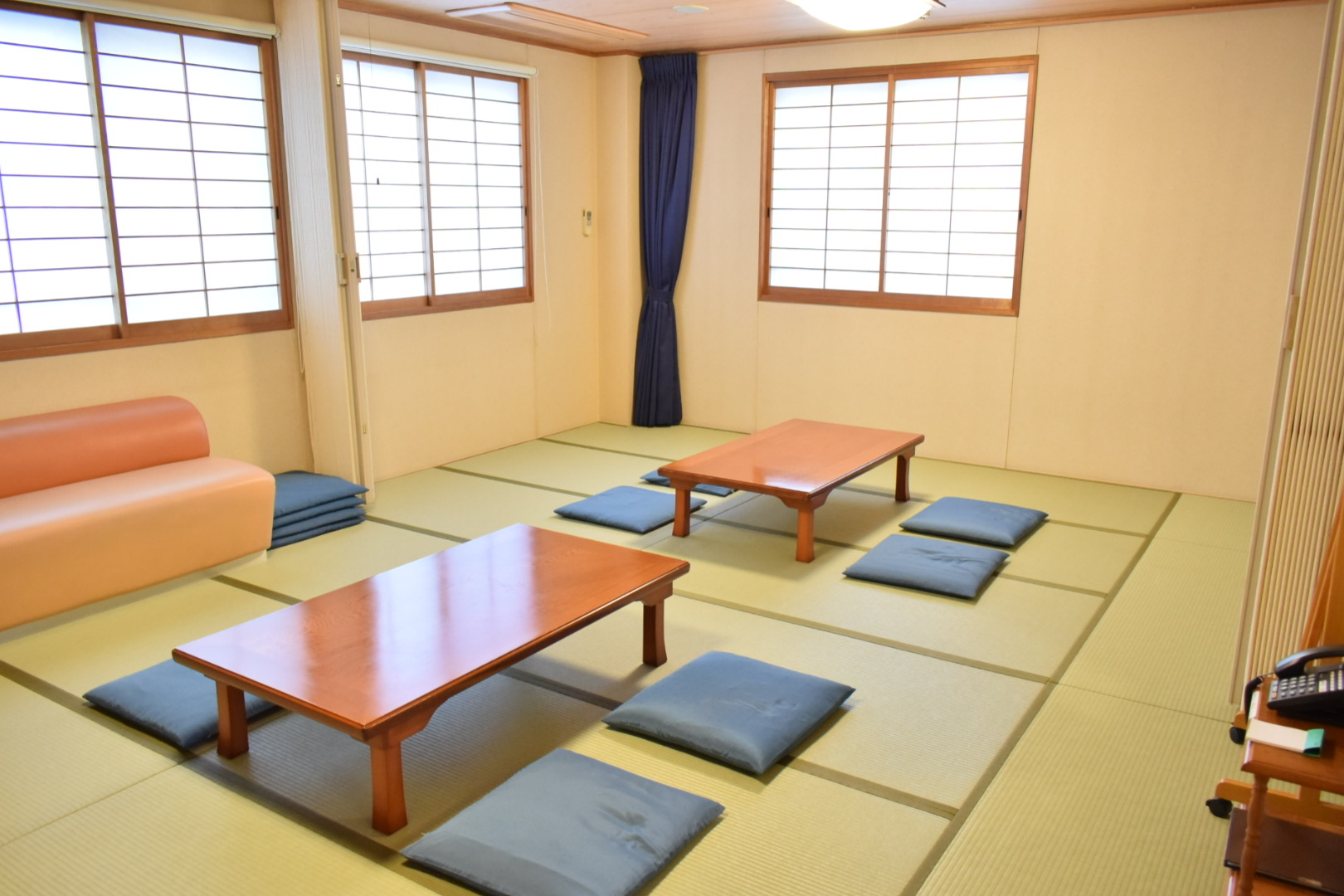 賀茂斎場風景ロビー(エントランス)